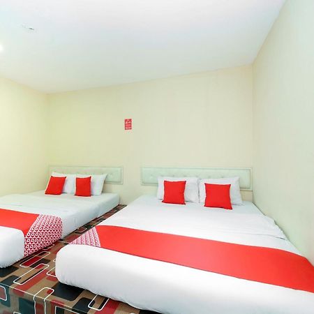 Oyo 479 The Green Hotel Ampang  Esterno foto