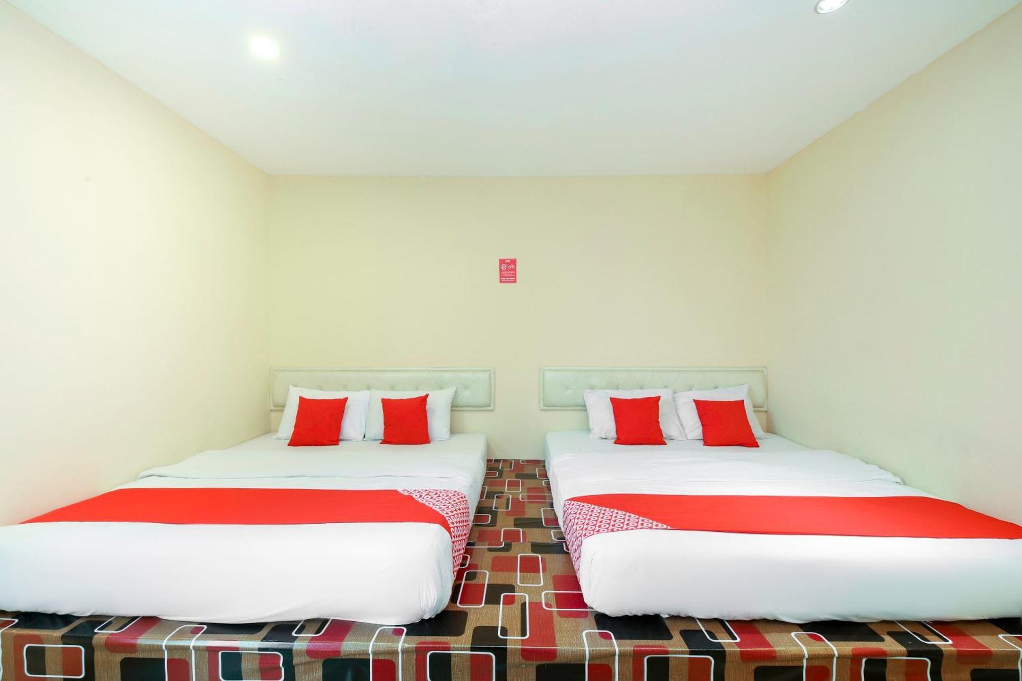 Oyo 479 The Green Hotel Ampang  Esterno foto