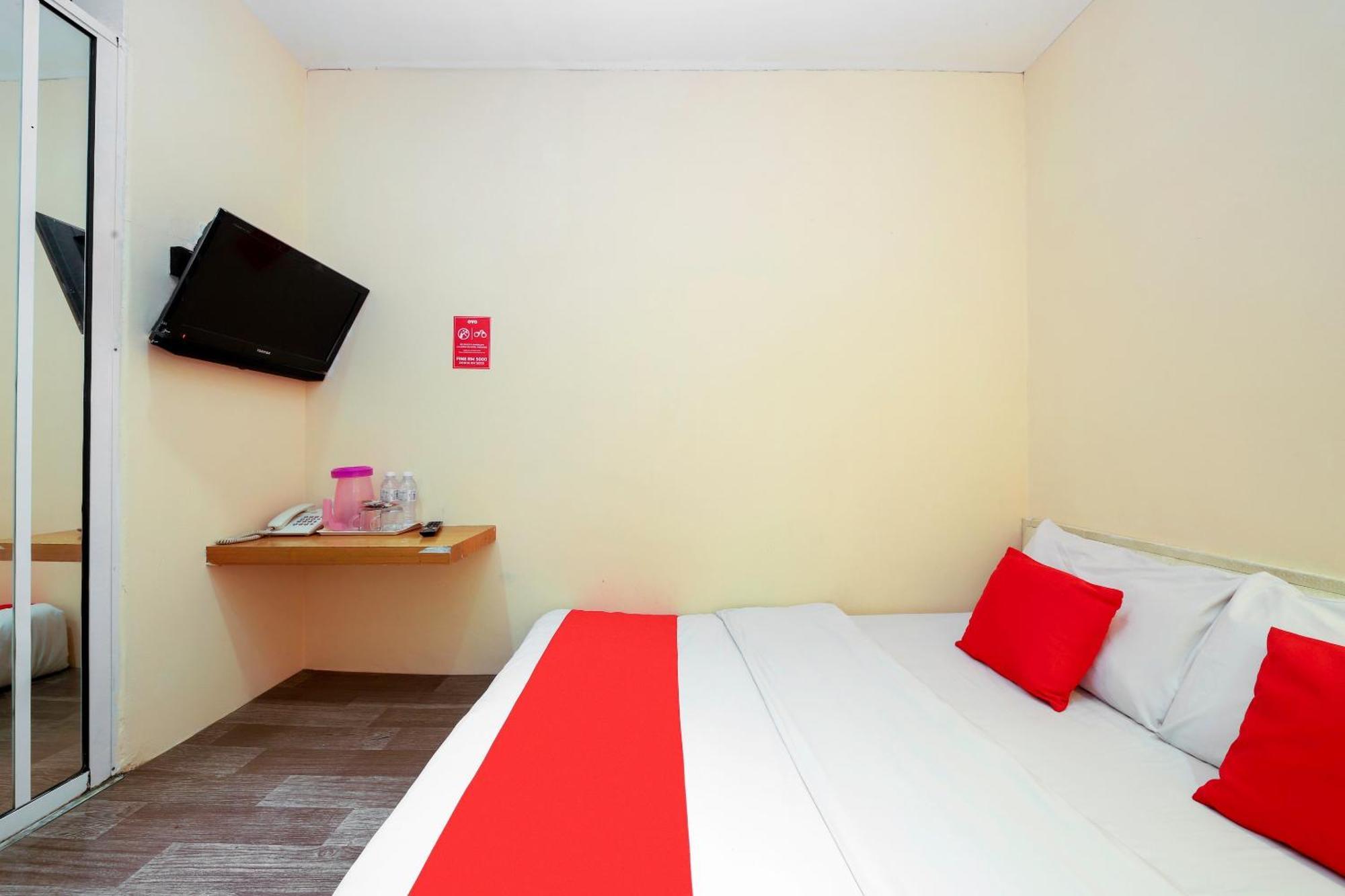 Oyo 479 The Green Hotel Ampang  Esterno foto