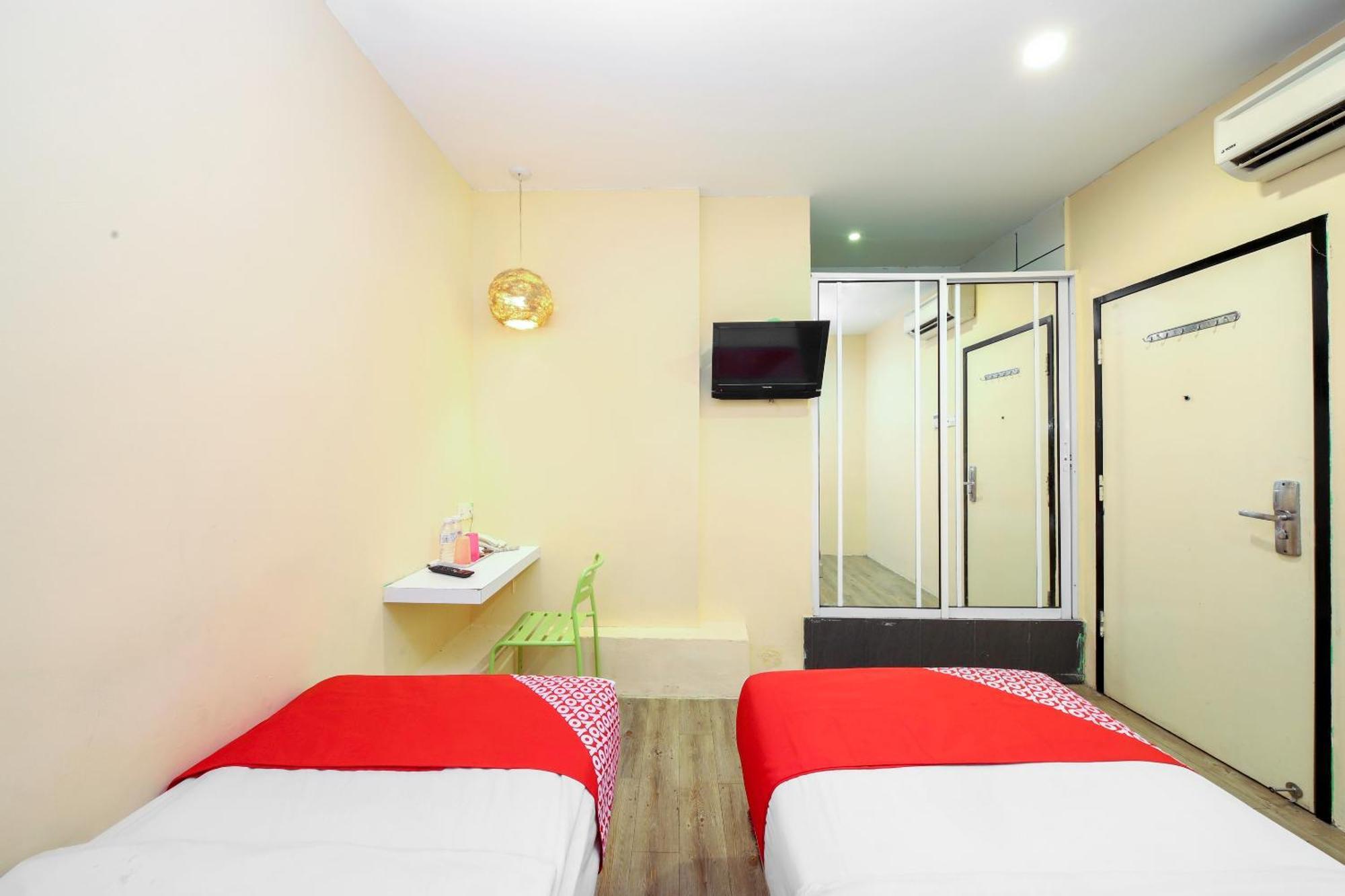 Oyo 479 The Green Hotel Ampang  Esterno foto