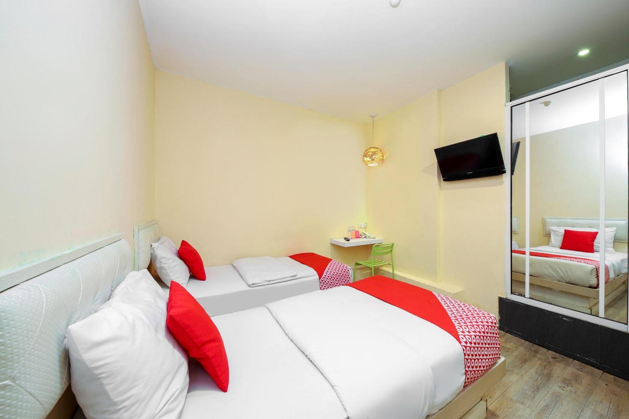 Oyo 479 The Green Hotel Ampang  Esterno foto