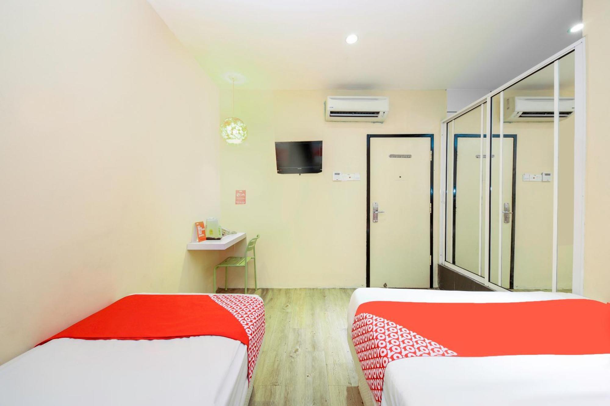 Oyo 479 The Green Hotel Ampang  Esterno foto