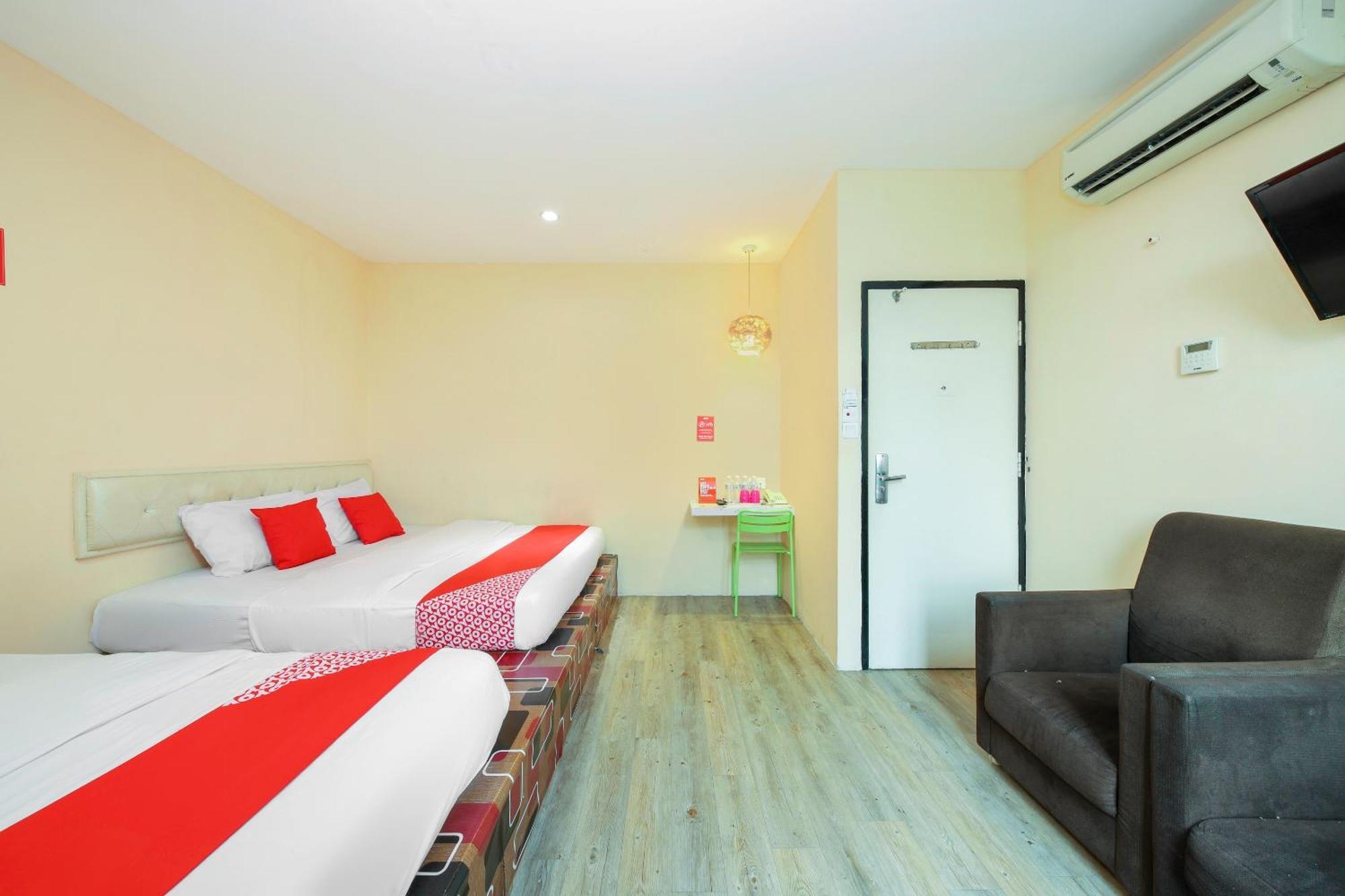 Oyo 479 The Green Hotel Ampang  Esterno foto